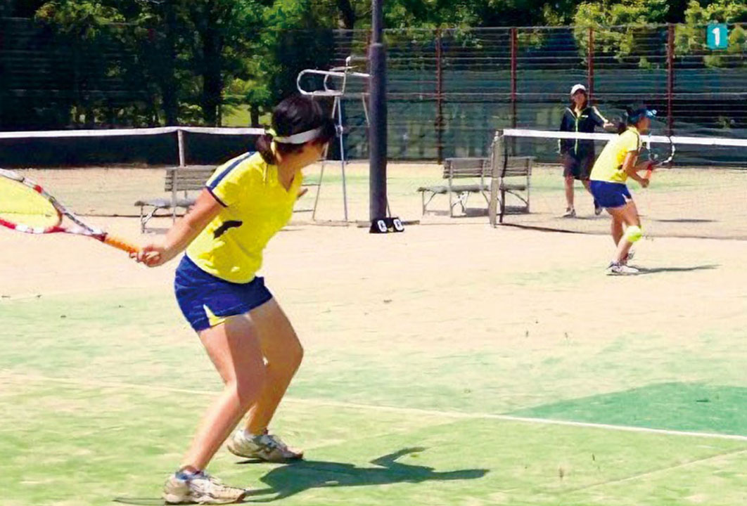 女子硬式テニス部